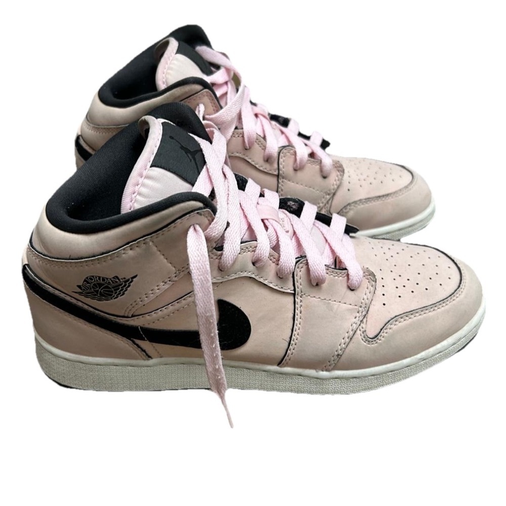 AIR JORDAN Size 7Y 555112-601‎ Light Pink